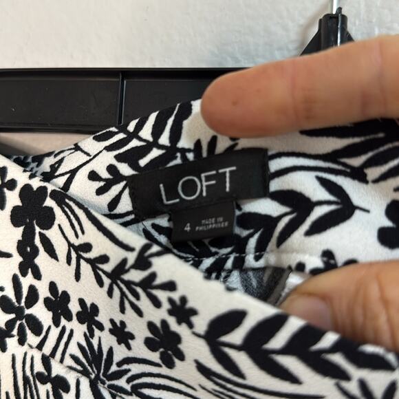 Loft Black and White Floral Wide-Leg Pants - Picture 4 of 5
